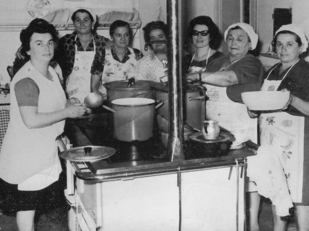 La cucina del primo ristorante a Valsorda